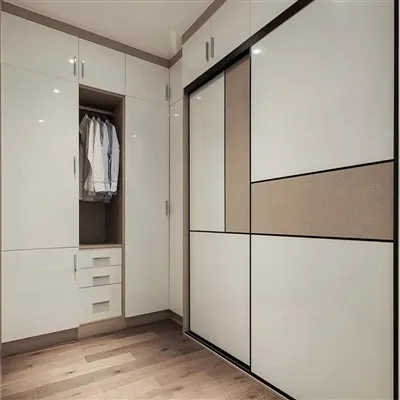 白いメラミンの寝室のワードローブ